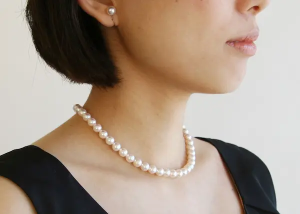 アコヤ真珠ネックレスの着用写真